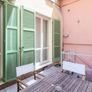 Giulia - , Alassio Italia
